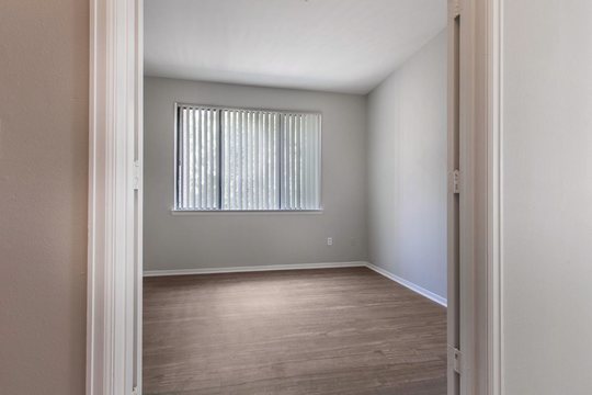 Cierra Crest Apartments - Spacious Floorplan with Large Window and Carpeted f